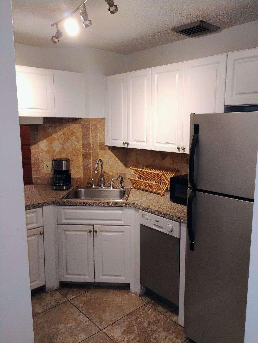 1827 Middle River Drive 4, Fort Lauderdale, FL 33305 — photo 5 of 24