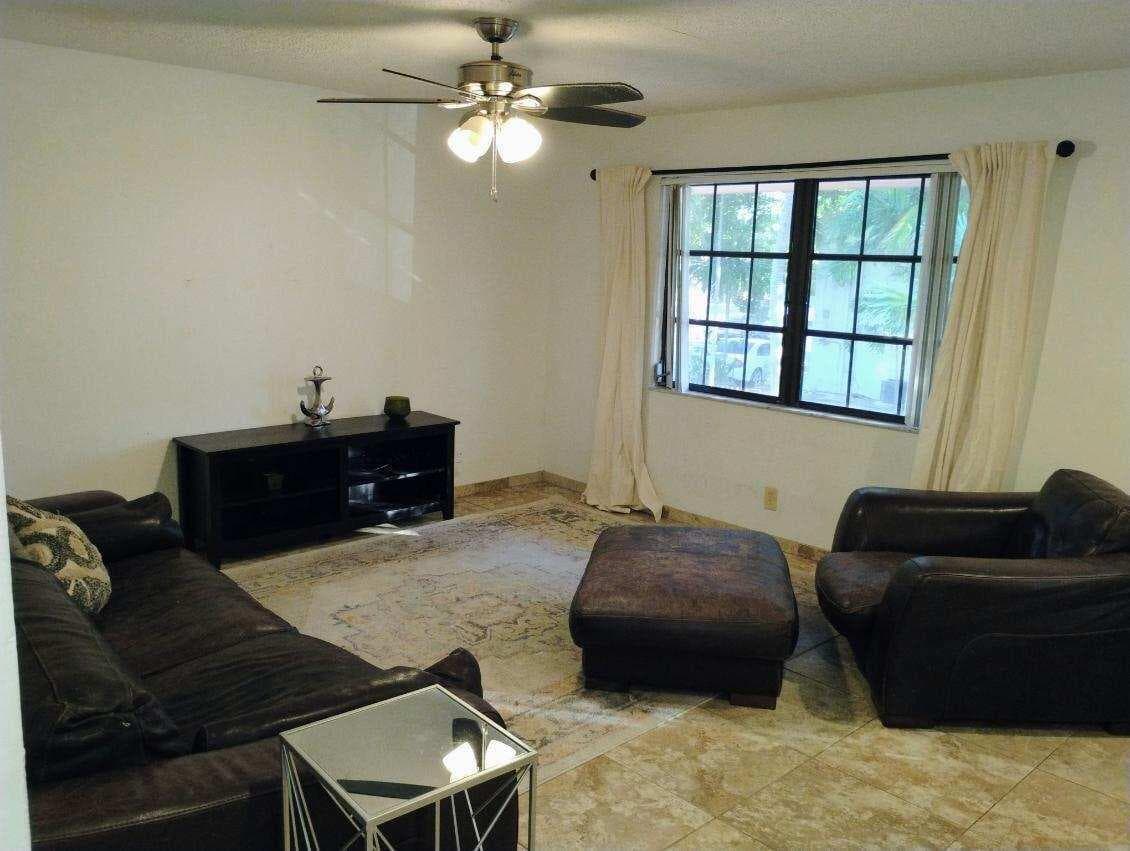 1827 Middle River Drive 4, Fort Lauderdale, FL 33305 — photo 4 of 24