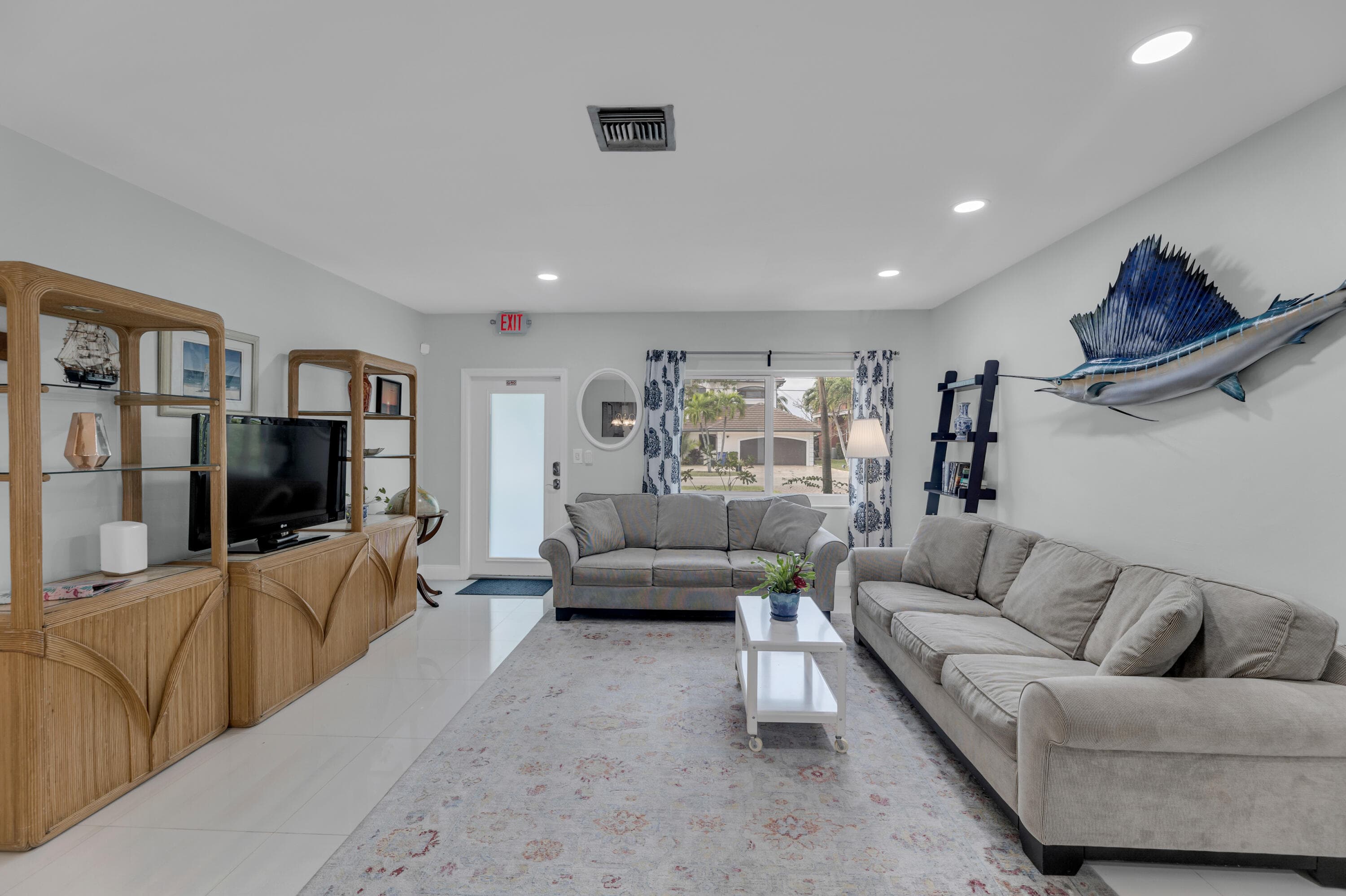 348 SE 18th Avenue, Deerfield Beach, FL 33441 — photo 8 of 71
