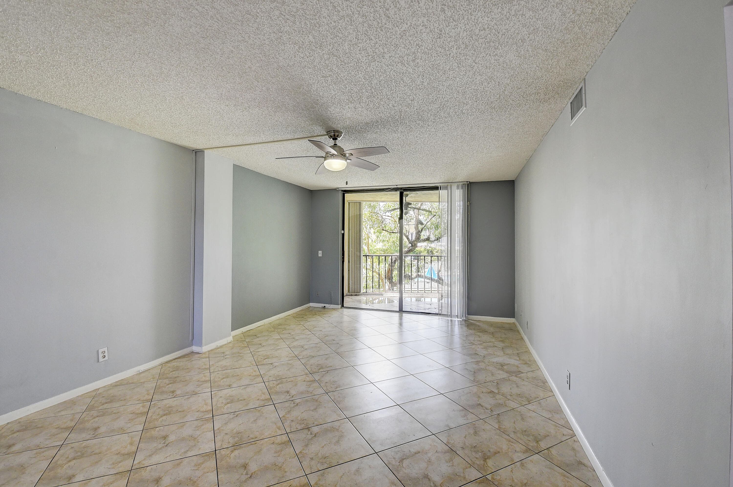 890 N Federal Highway 206, Lantana, FL 33462 — photo 11 of 37