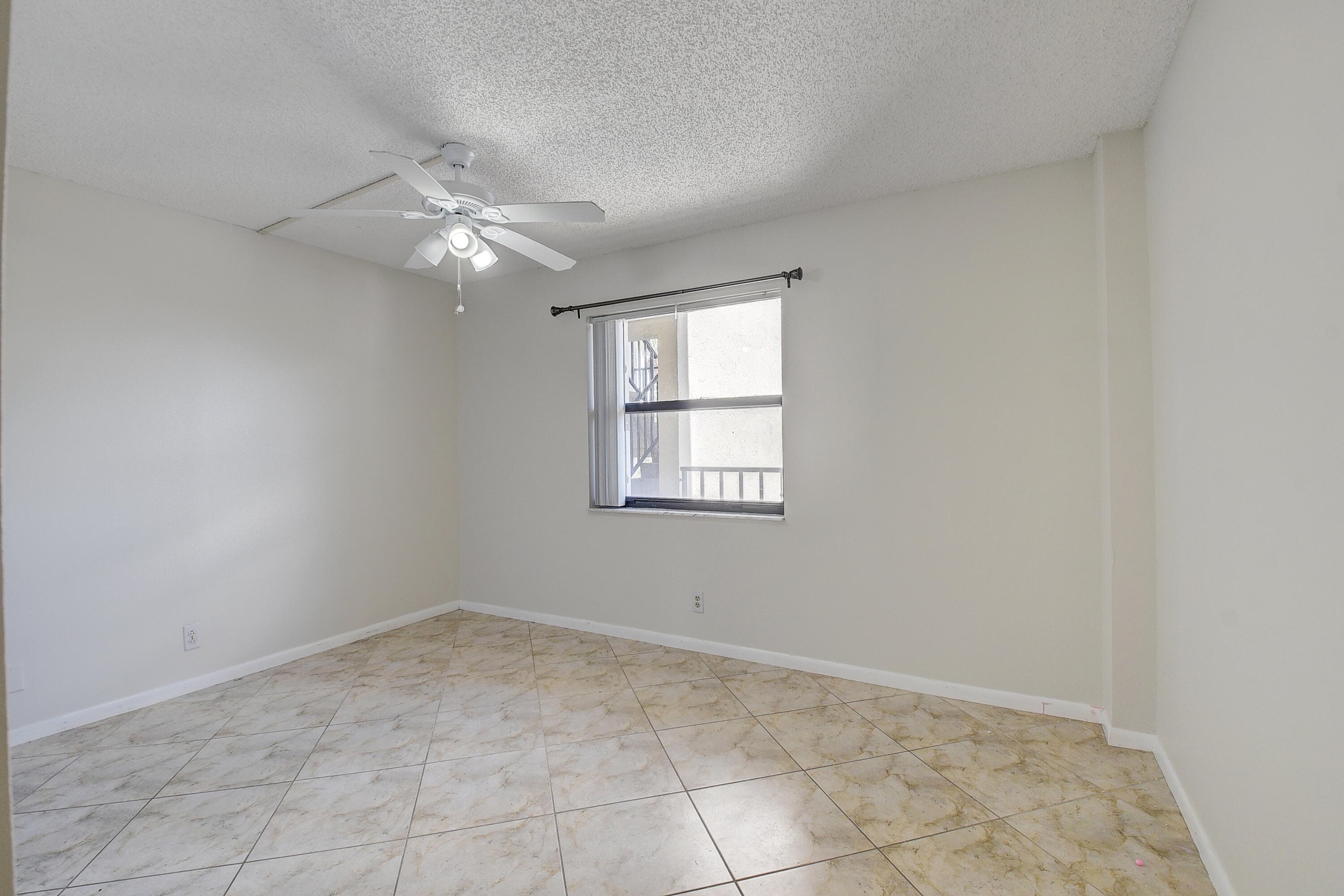 890 N Federal Highway 206, Lantana, FL 33462 — photo 15 of 37