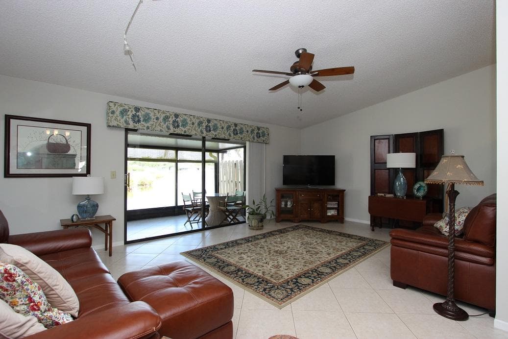 61 Mayfair Lane, Boynton Beach, FL 33426 — photo 7 of 15