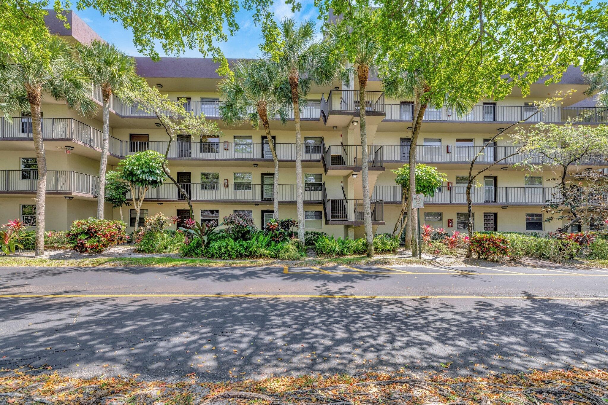 3301 NW 47th Terrace 410, Lauderdale Lakes, FL 33319 — photo 2 of 58