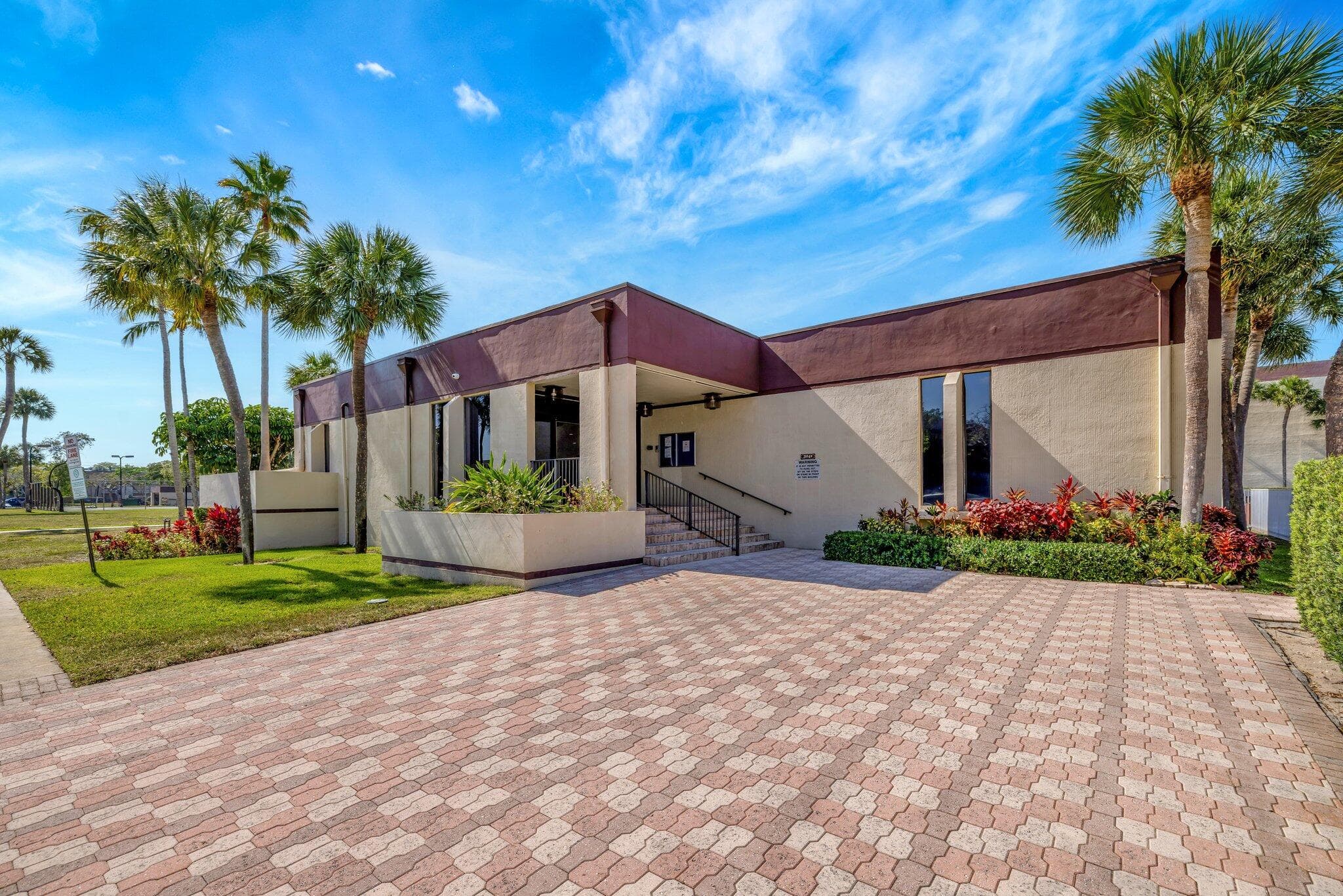 3301 NW 47th Terrace 410, Lauderdale Lakes, FL 33319 — photo 32 of 58