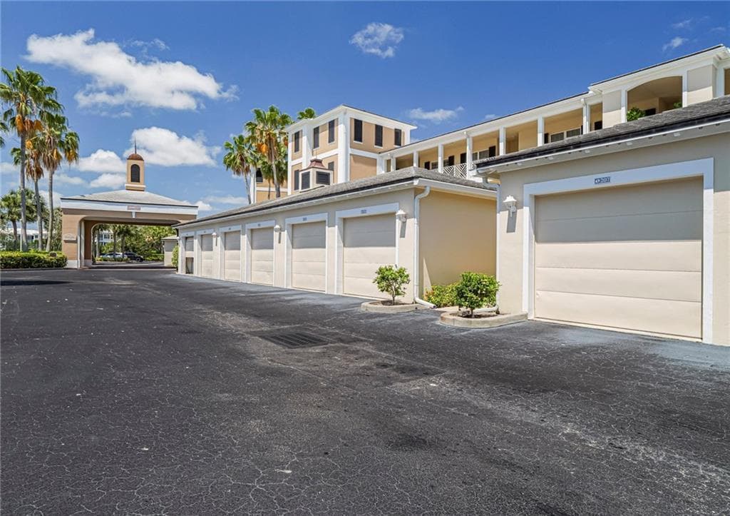 4775 S Harbor Drive 207, Vero Beach, FL 32967 — photo 1 of 37