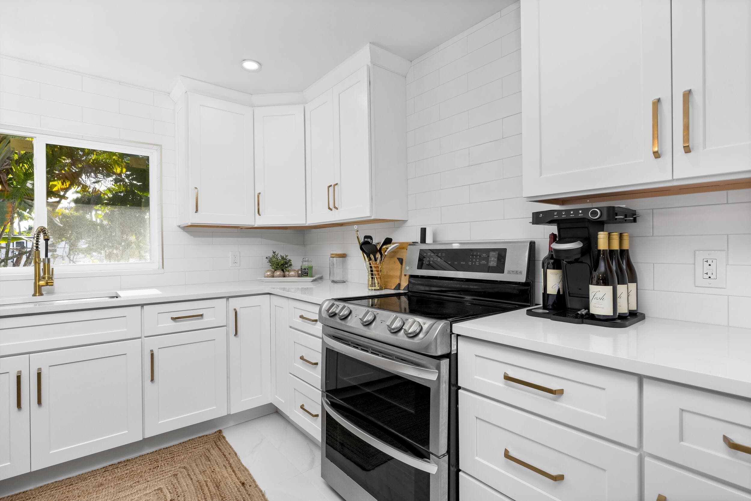 2500 NE 23rd Street, Pompano Beach, FL 33062 — photo 10 of 35