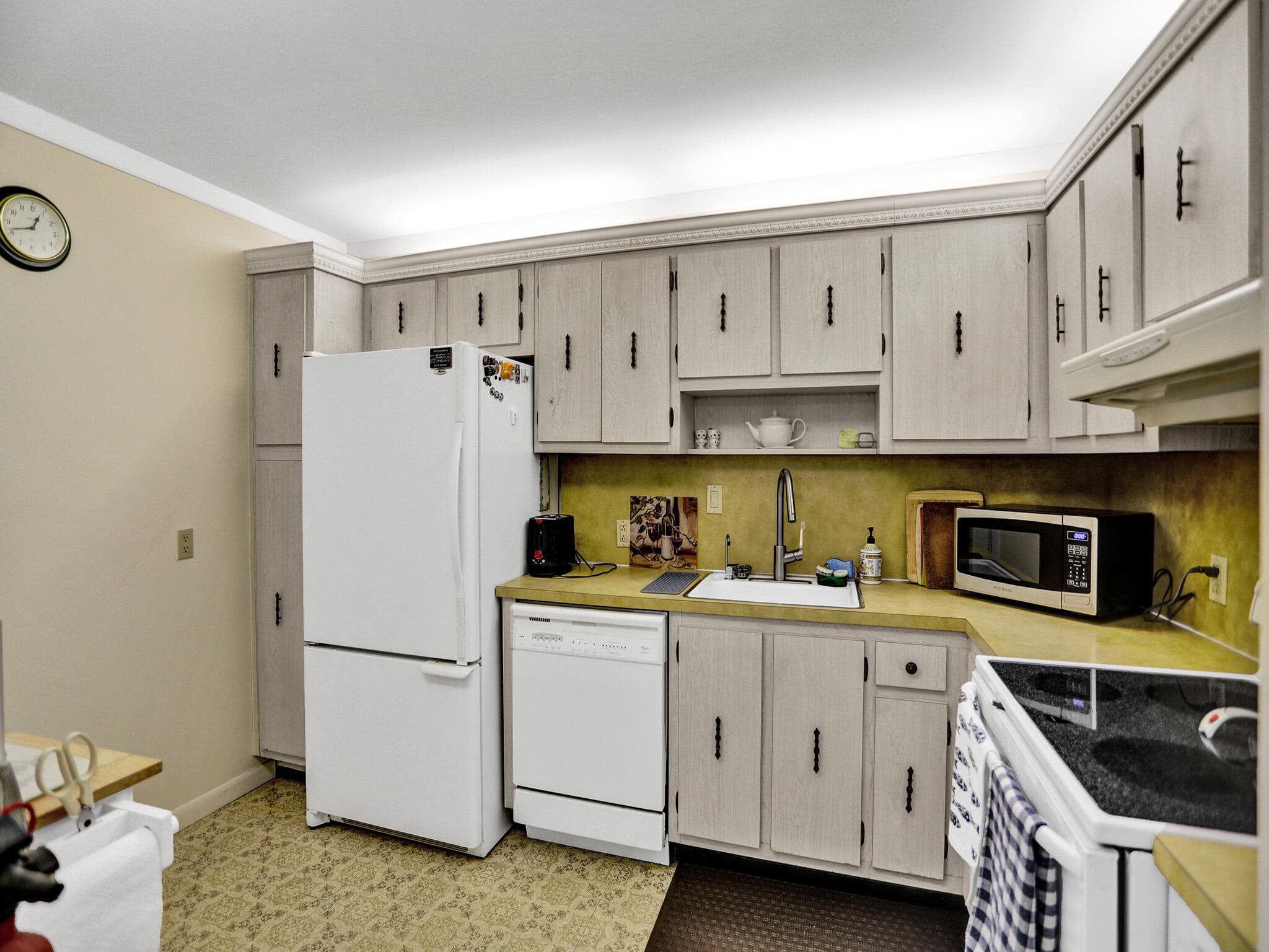 100 Bayview Drive 1125, Sunny Isles Beach, FL 33160 — photo 16 of 31