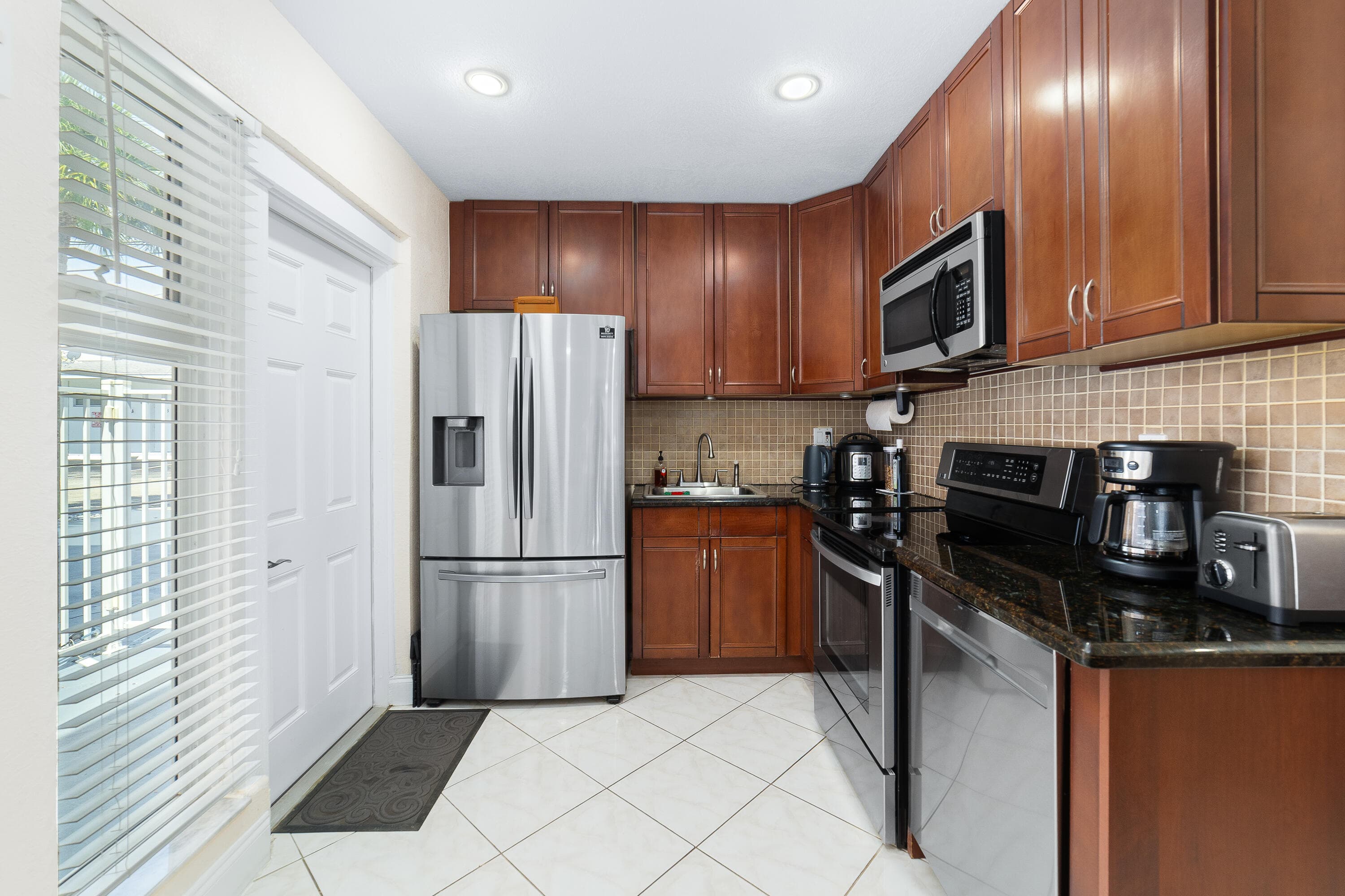 4521 NE 21st Avenue 1, Fort Lauderdale, FL 33308 — photo 8 of 31