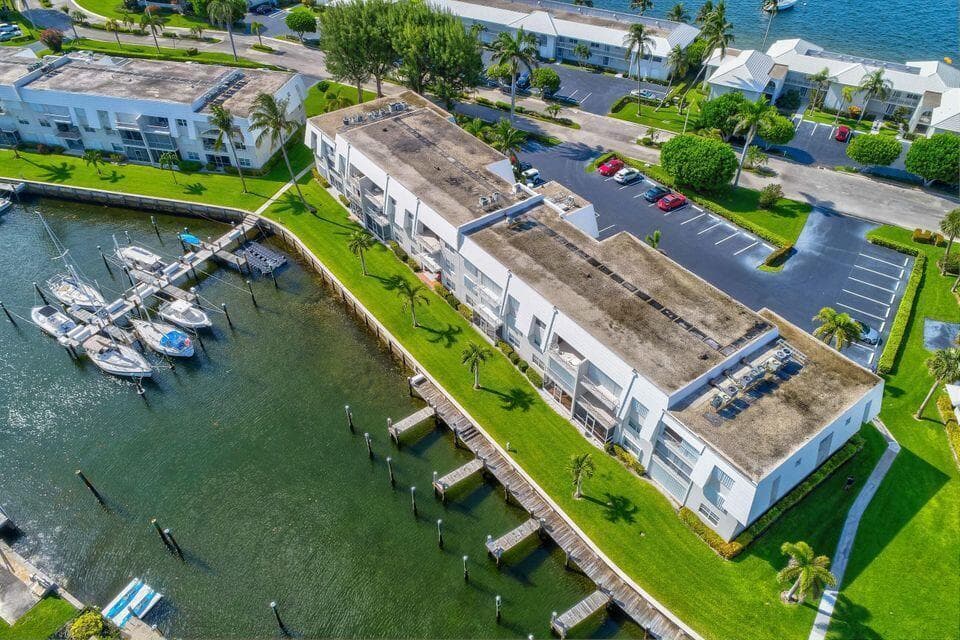 1160 Sugar Sands Boulevard 403 1st Fl, Singer Island, FL 33404 — photo 16 of 32