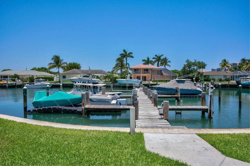 1160 Sugar Sands Boulevard 403 1st Fl, Singer Island, FL 33404 — photo 23 of 32