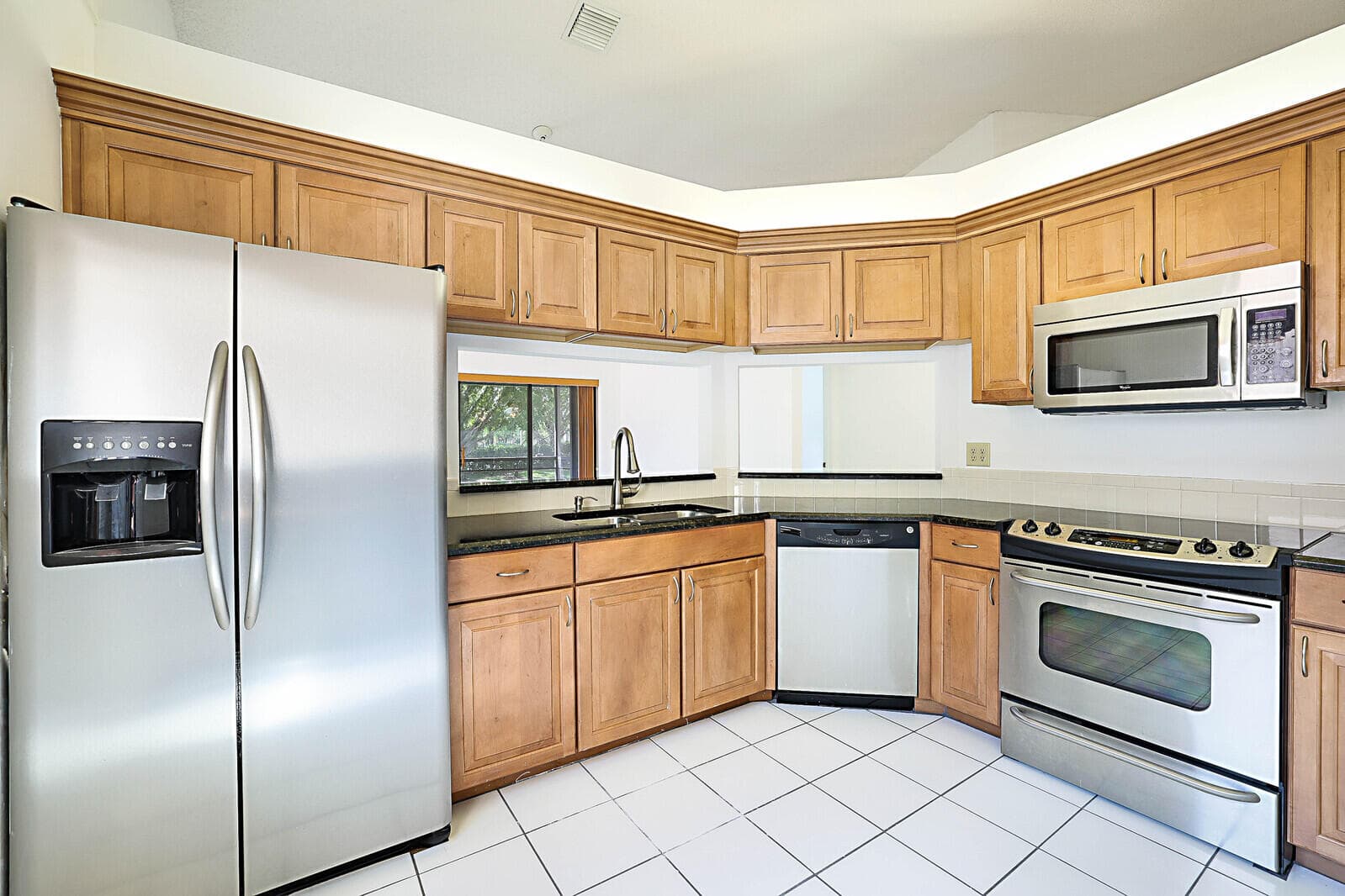 9 Vía De Casas Sur 203, Boynton Beach, FL 33426 — photo 2 of 13