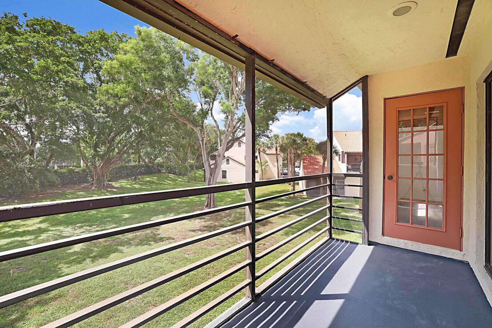 9 Vía De Casas Sur 203, Boynton Beach, FL 33426 — photo 10 of 13