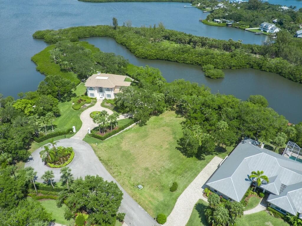 2660 Riverview Court, Vero Beach, FL 32963 — photo 37 of 44
