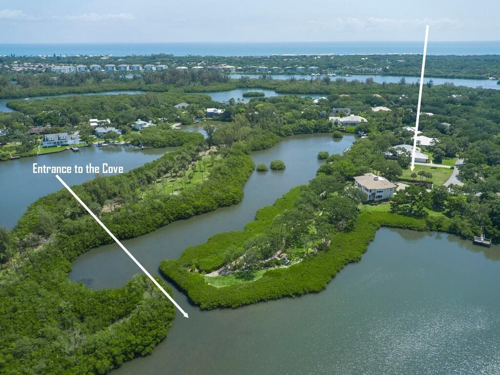 2660 Riverview Court, Vero Beach, FL 32963 — photo 3 of 44