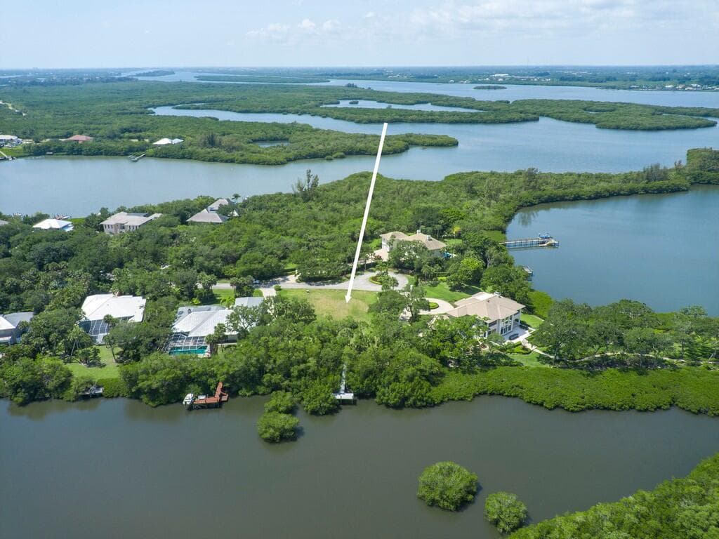 2660 Riverview Court, Vero Beach, FL 32963 — photo 13 of 44