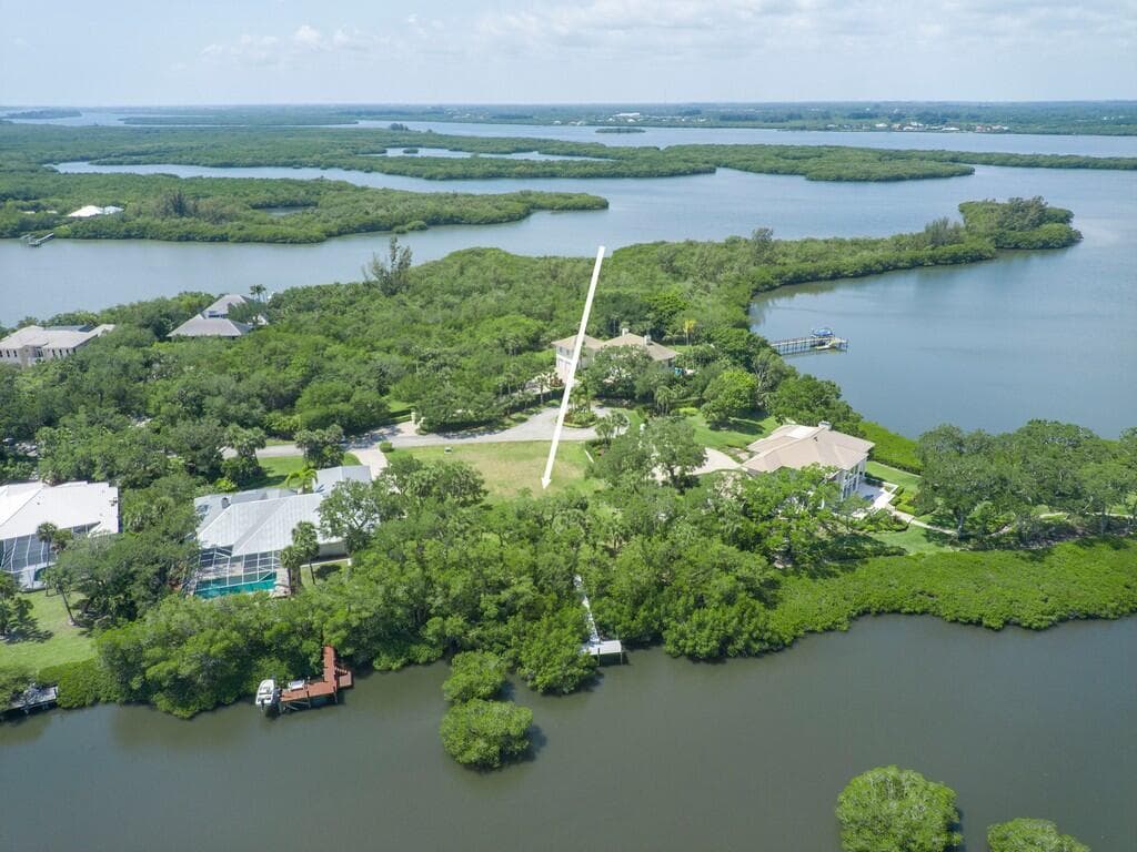 2660 Riverview Court, Vero Beach, FL 32963 — photo 17 of 44