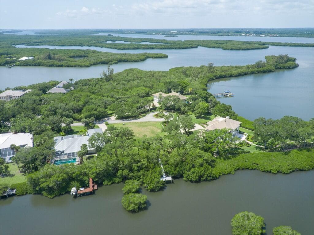 2660 Riverview Court, Vero Beach, FL 32963 — photo 18 of 44