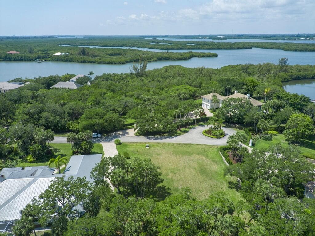 2660 Riverview Court, Vero Beach, FL 32963 — photo 23 of 44