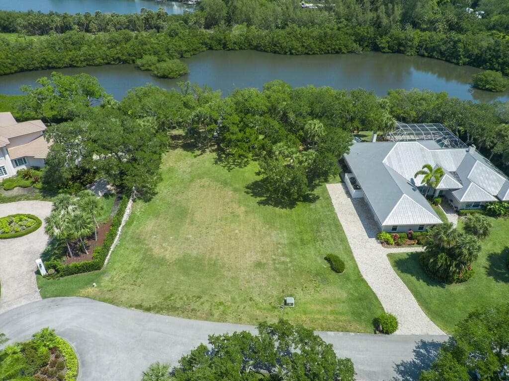 2660 Riverview Court, Vero Beach, FL 32963 — photo 24 of 44