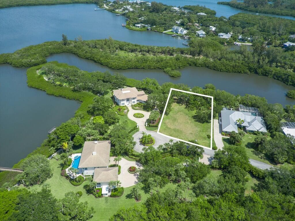 2660 Riverview Court, Vero Beach, FL 32963 — photo 31 of 44