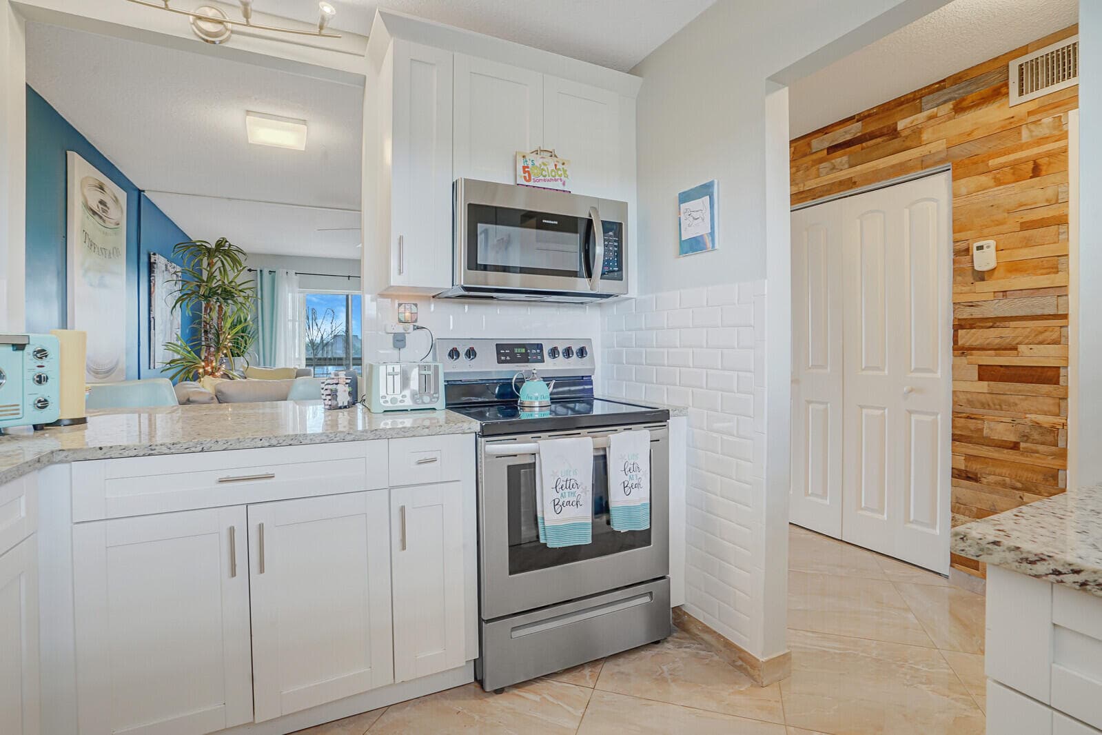 2724 N Garden Drive 302, Lake Worth, FL 33461 — photo 3 of 34