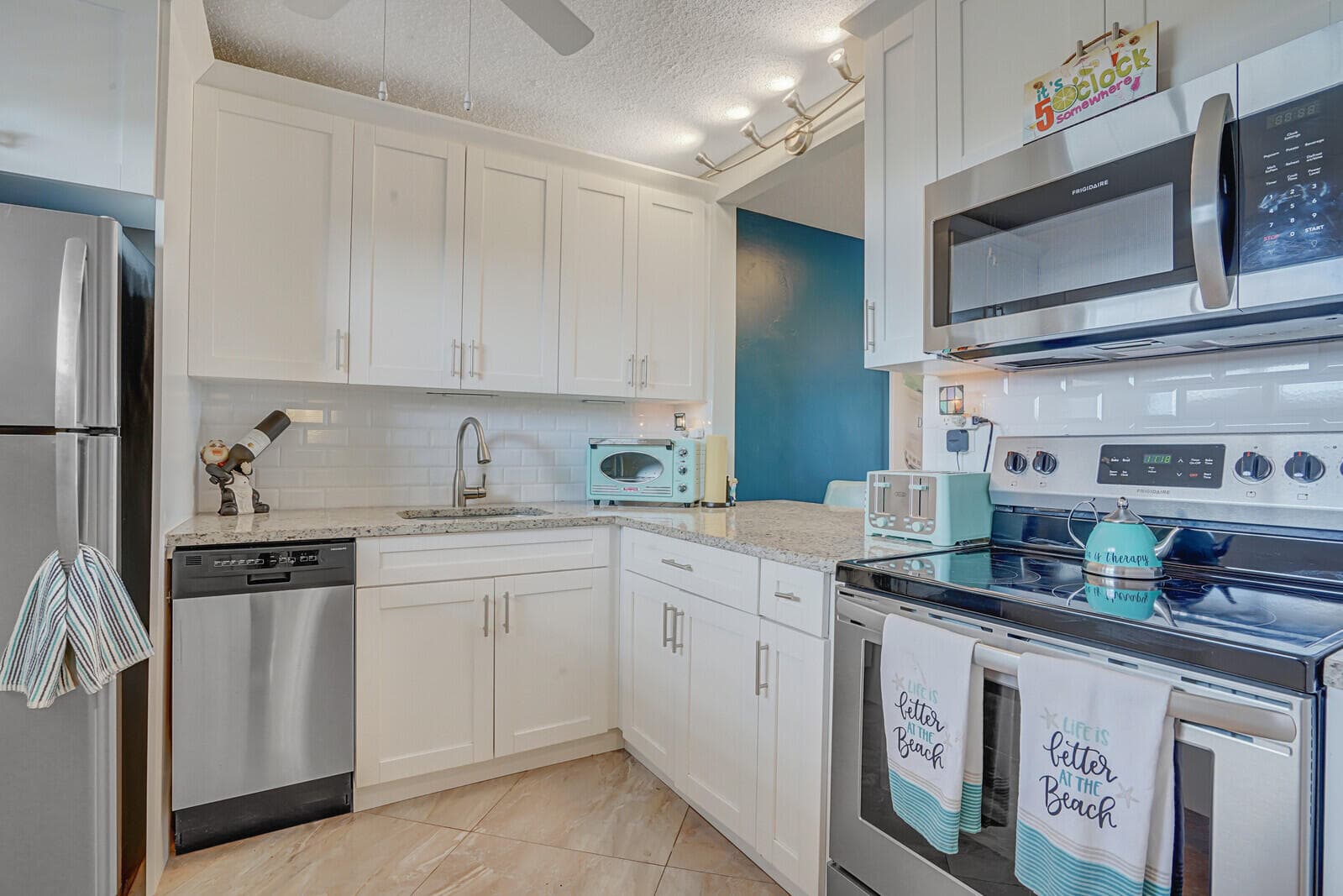 2724 N Garden Drive 302, Lake Worth, FL 33461 — photo 5 of 34