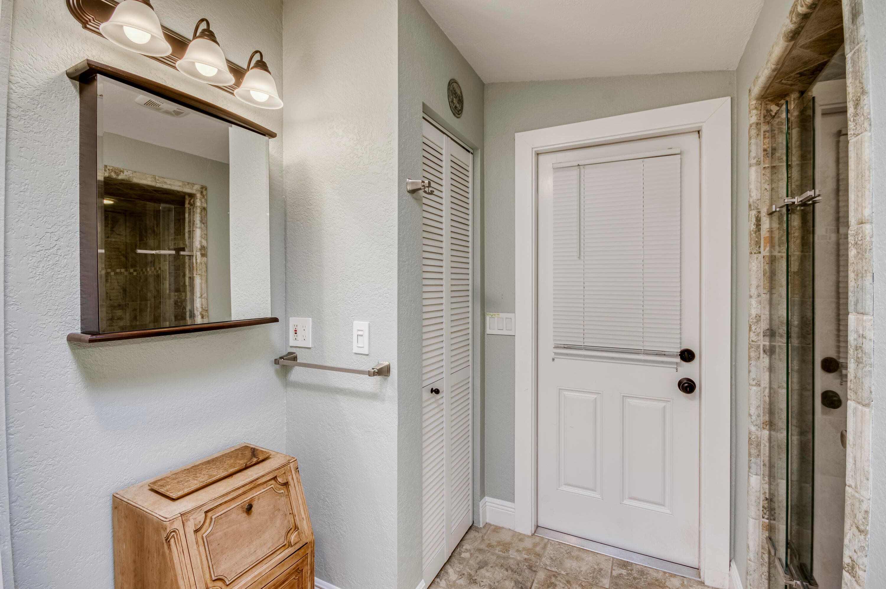 404 S Caloosahatchee Avenue, Jupiter, FL 33458 — photo 10 of 43