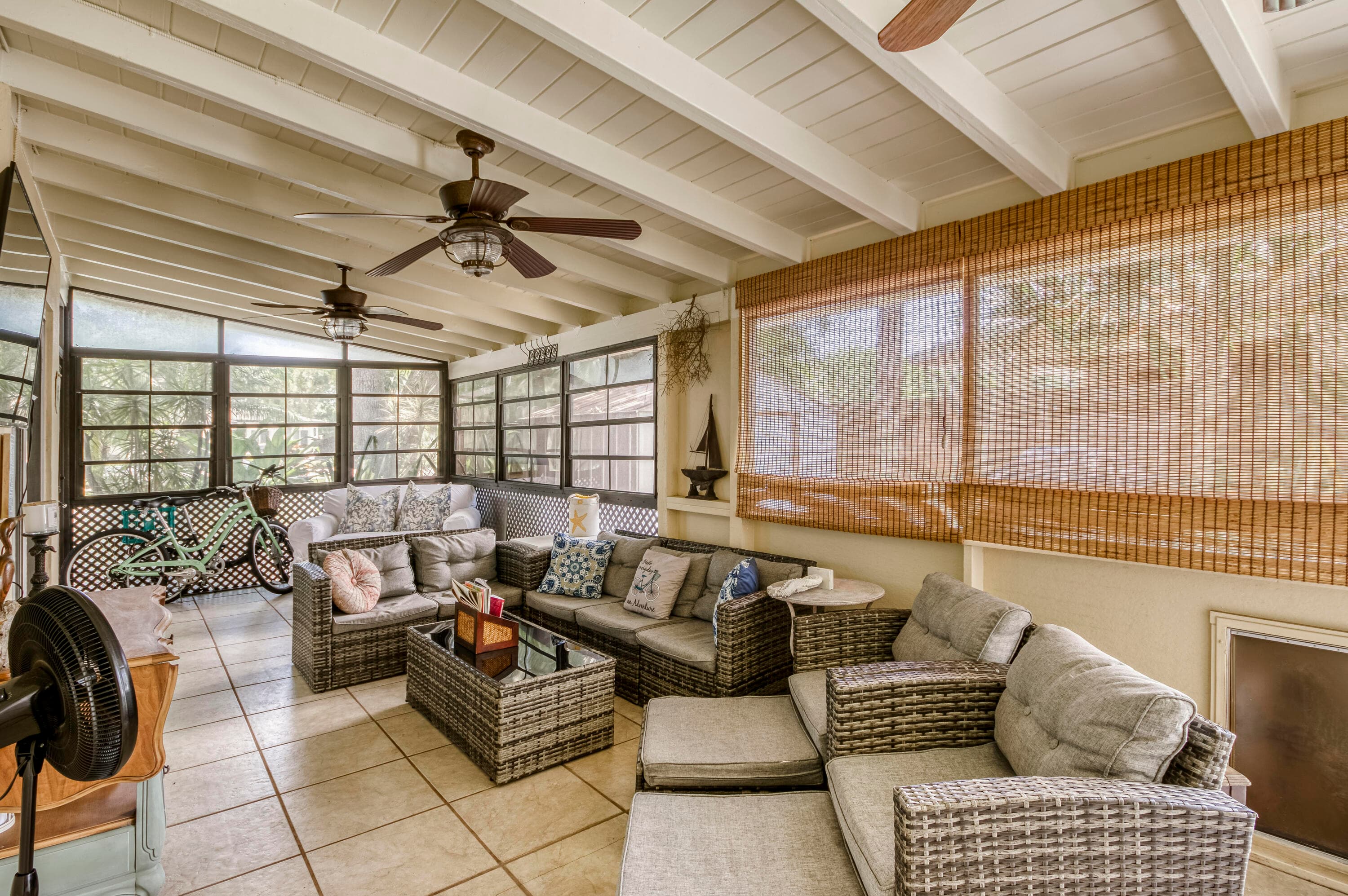 404 S Caloosahatchee Avenue, Jupiter, FL 33458 — photo 20 of 43