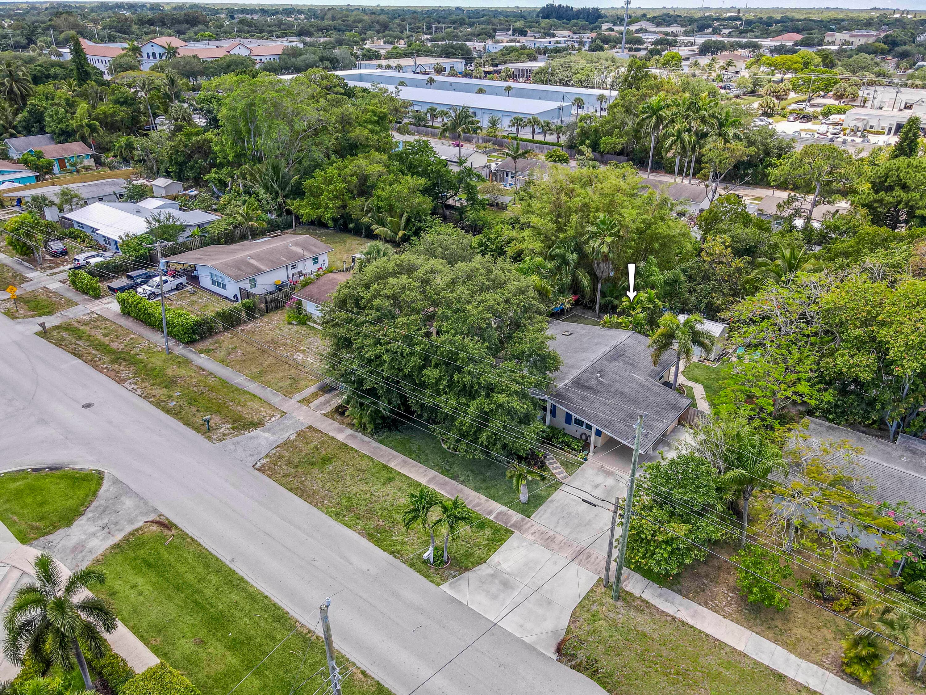 404 S Caloosahatchee Avenue, Jupiter, FL 33458 — photo 36 of 43