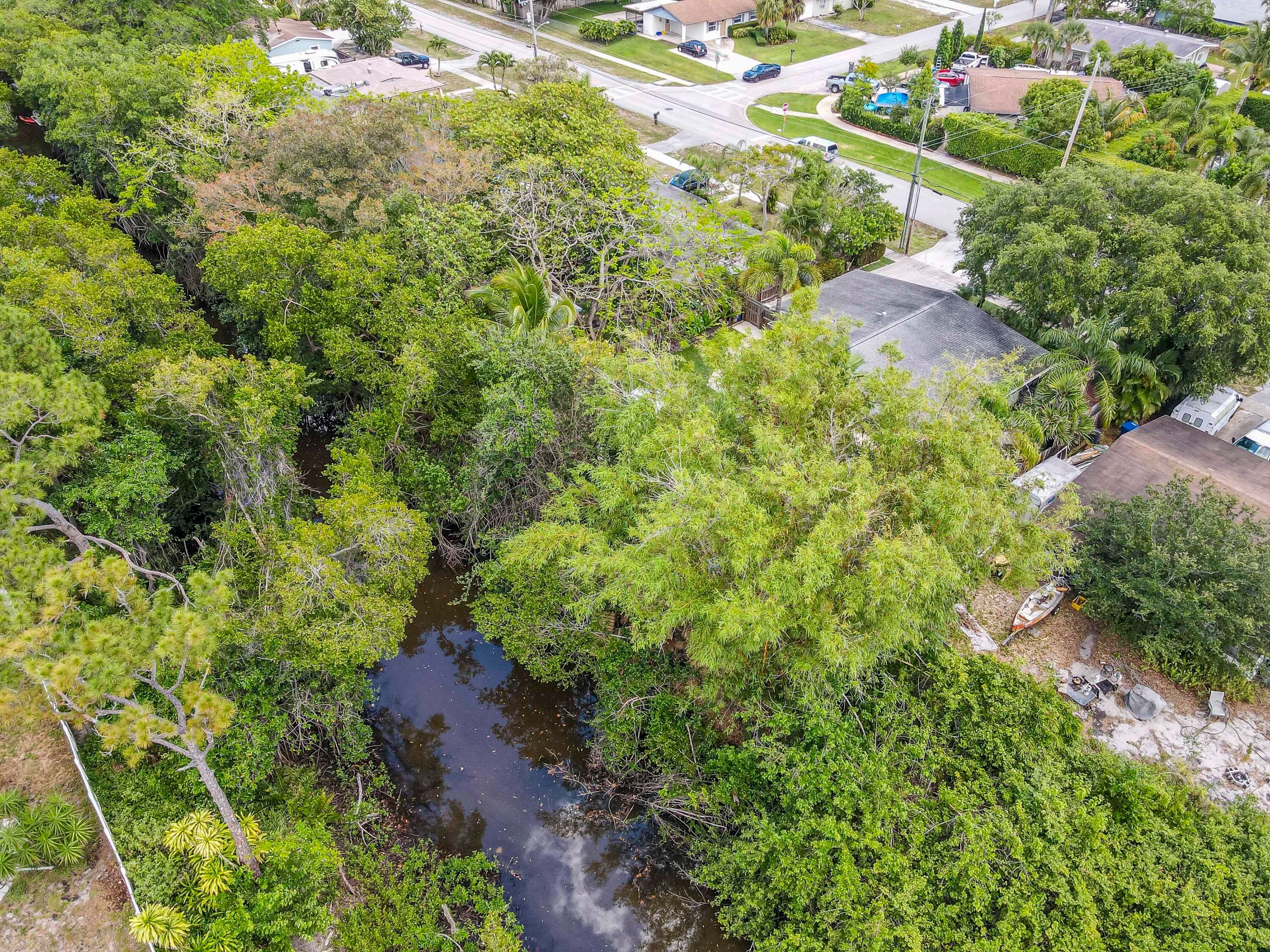 404 S Caloosahatchee Avenue, Jupiter, FL 33458 — photo 37 of 43