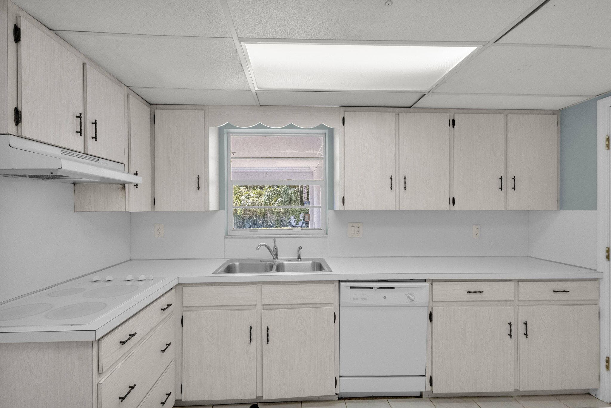 8888 SE Colony Street, Hobe Sound, FL 33455 — photo 16 of 71