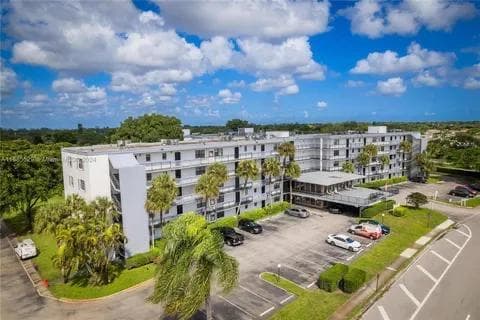 9235 SW 8th 402 Street 402, Boca Raton, FL 33428 — photo 34 of 37