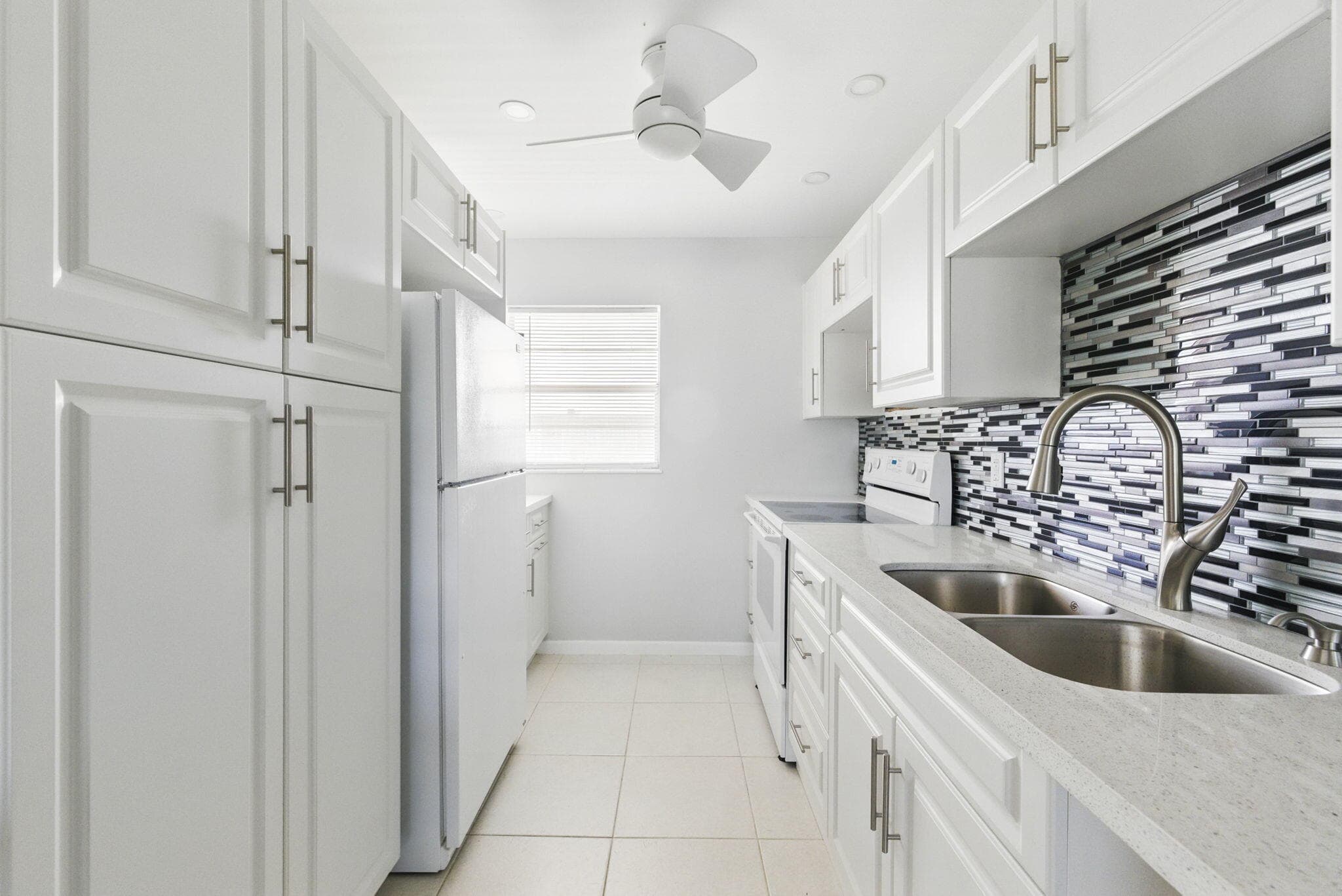 2951 NW 46th Avenue 407, Lauderdale Lakes, FL 33313 — photo 7 of 67