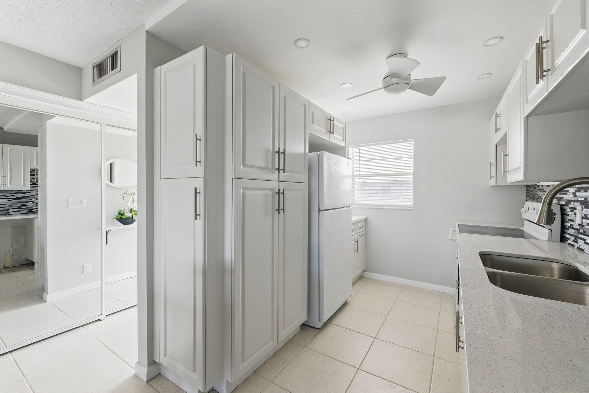2951 NW 46th Avenue 407, Lauderdale Lakes, FL 33313 — photo 9 of 67