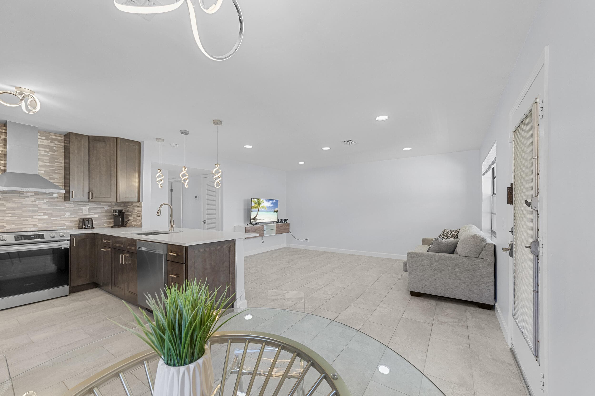 234 Capri E, Delray Beach, FL 33484 — photo 6 of 65