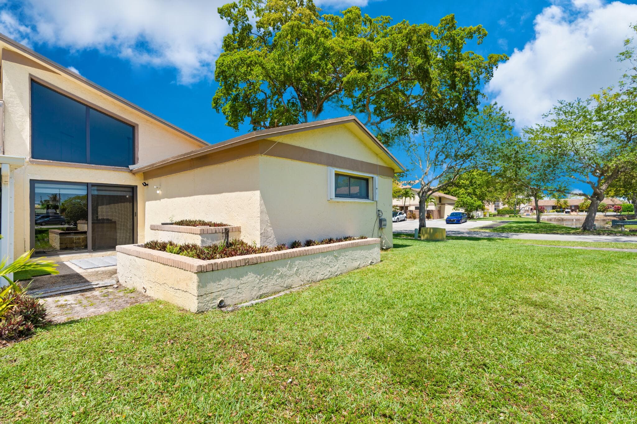 10650 NW 30th Place 1, Sunrise, FL 33322 — photo 13 of 38