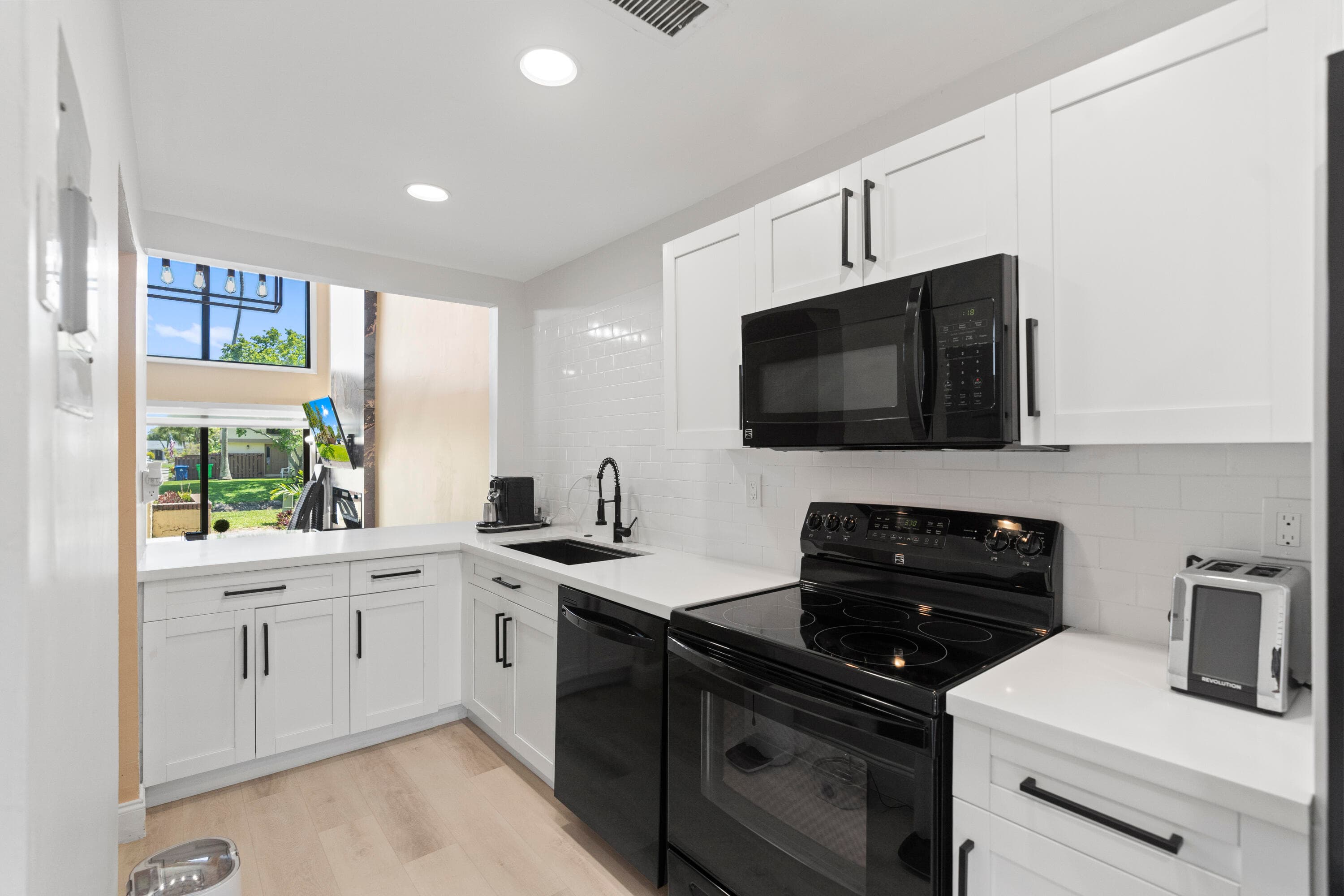 10650 NW 30th Place 1, Sunrise, FL 33322 — photo 11 of 38