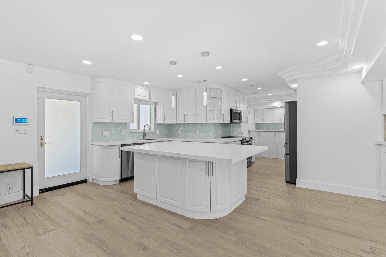 2611 NE 49 Street, Lighthouse Point, FL 33064 — photo 10 of 56