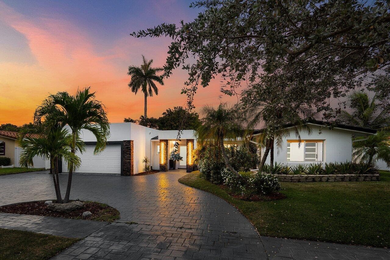 2611 NE 49 Street, Lighthouse Point, FL 33064 — photo
