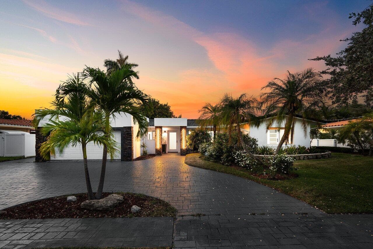 2611 NE 49 Street, Lighthouse Point, FL 33064 — photo 3 of 56
