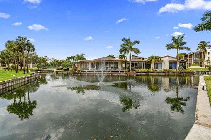 11811 Ave Of The Pga 2-1c, Palm Beach Gardens, FL 33418 — photo 1 of 31
