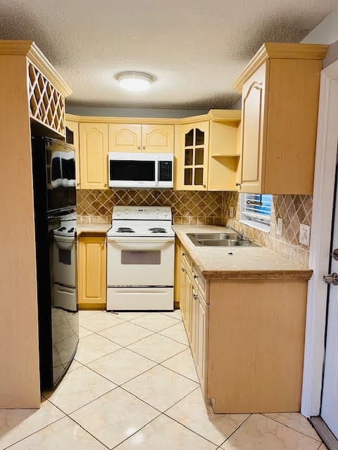 4491 NW 1st Terrace, Deerfield Beach, FL 33064 — photo 2 of 28