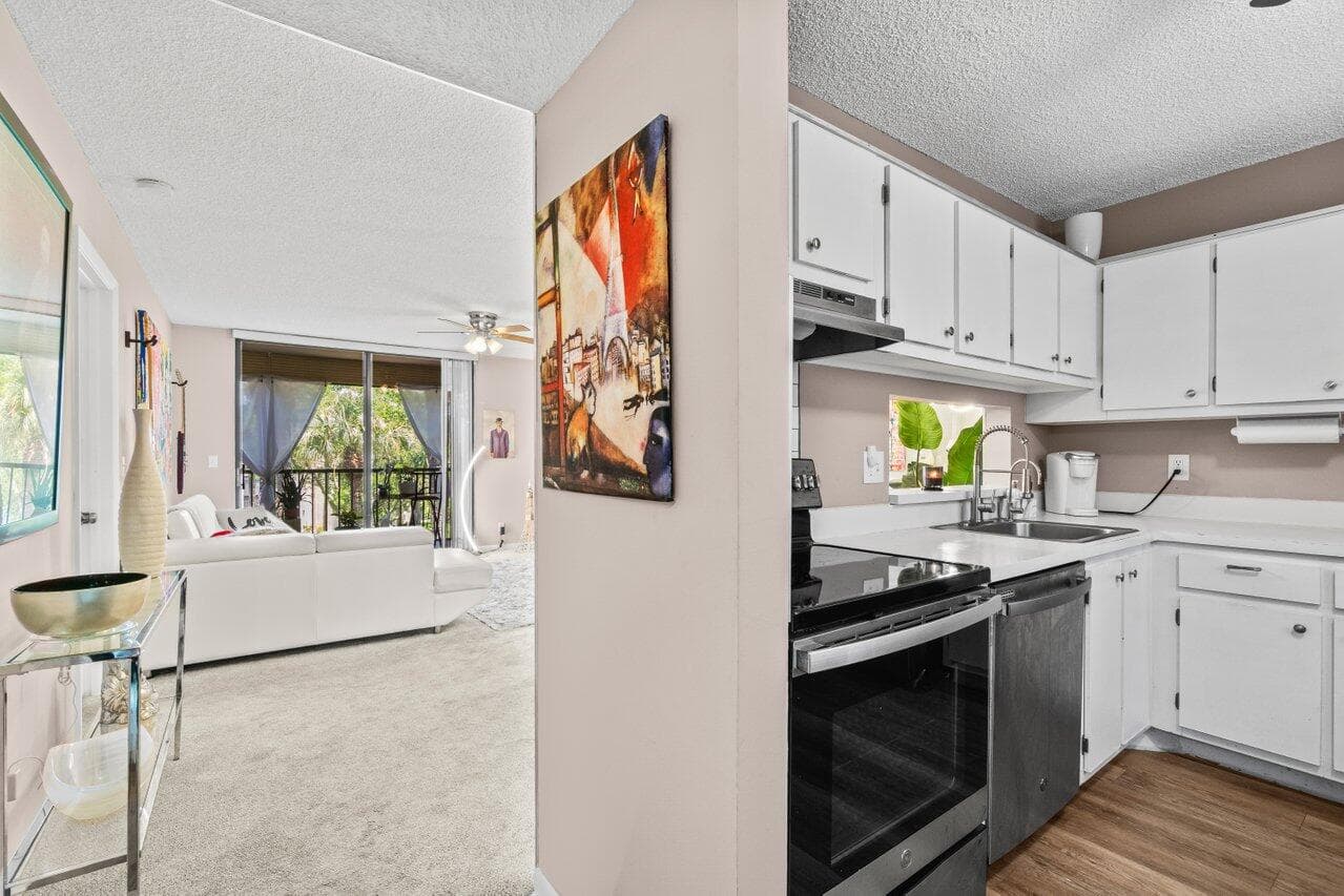5100 Las Verdes Circle 316, Delray Beach, FL 33484 — photo 2 of 24