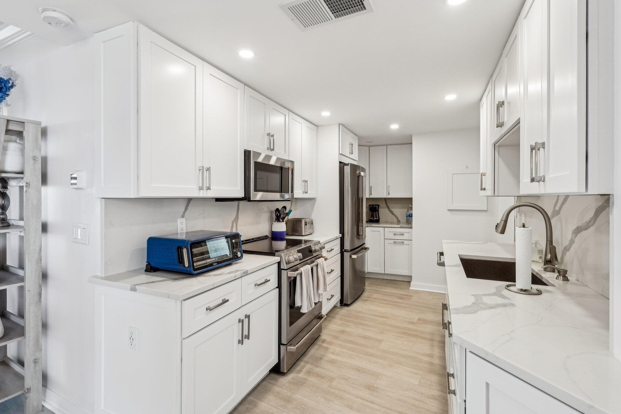 5400 N Ocean Drive E Pha, Singer Island, FL 33404 — photo 11 of 36