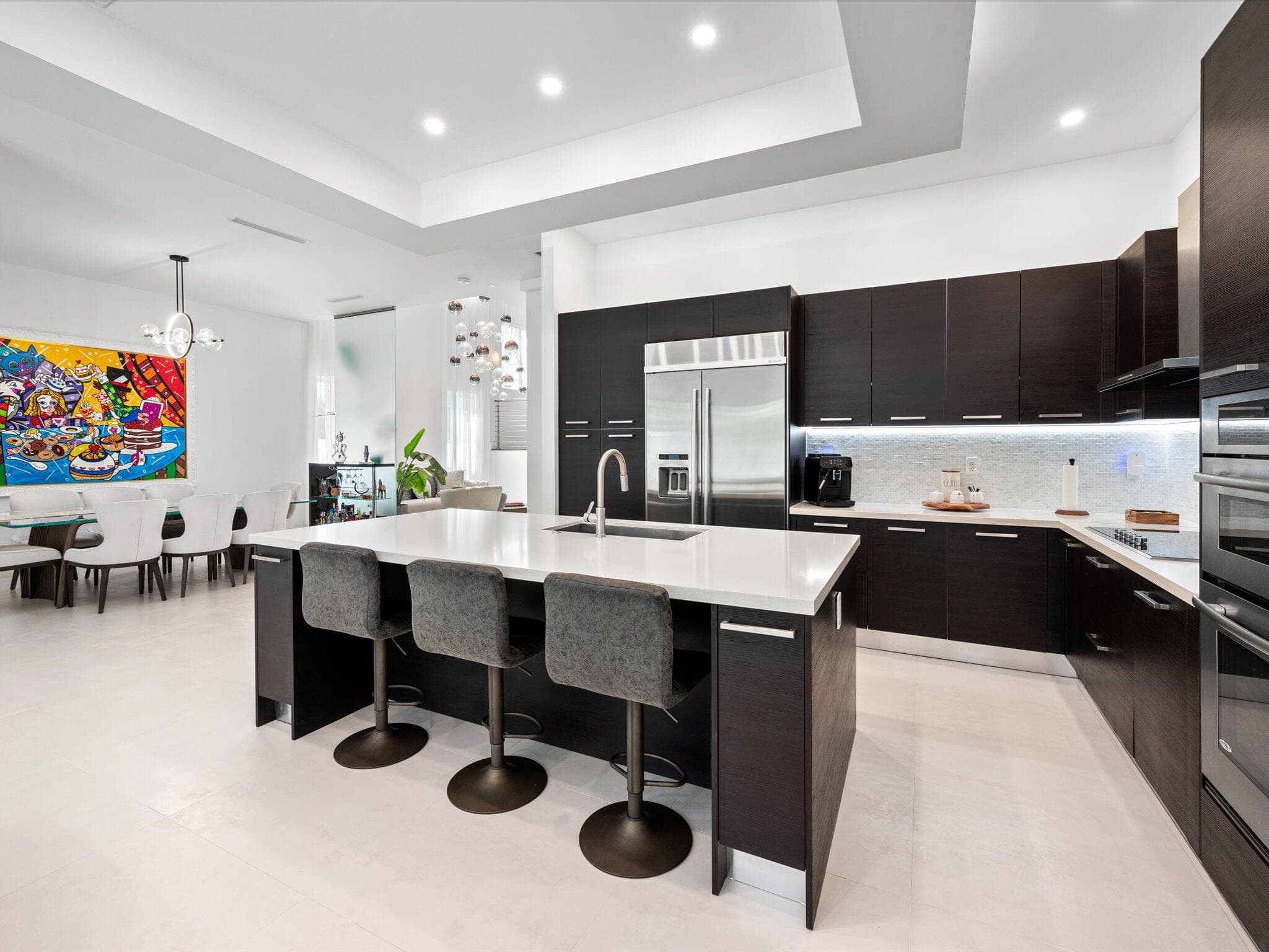 8405 NW 34th Drive, Doral, FL 33122 — photo 8 of 42