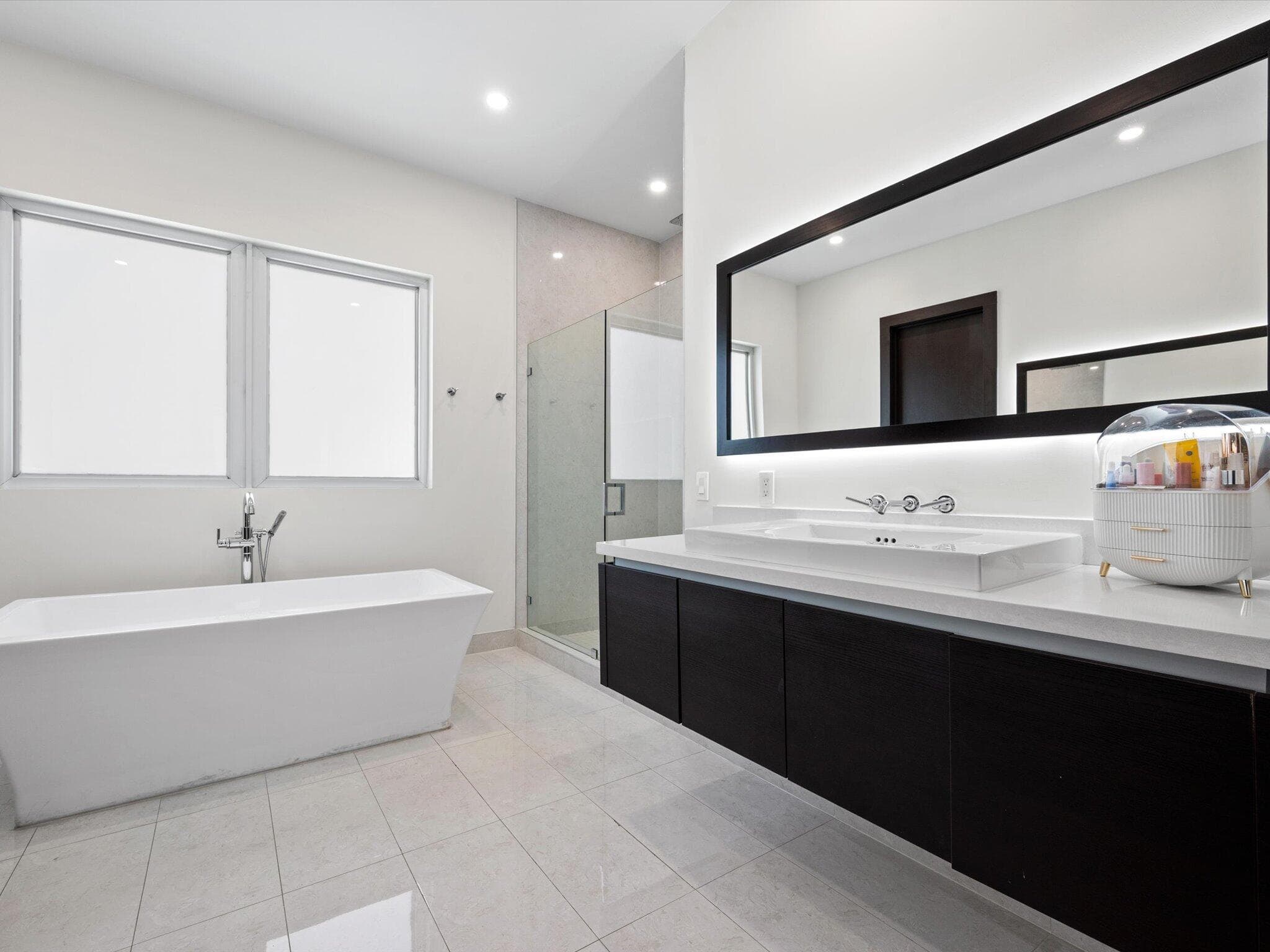 8405 NW 34th Drive, Doral, FL 33122 — photo 33 of 42