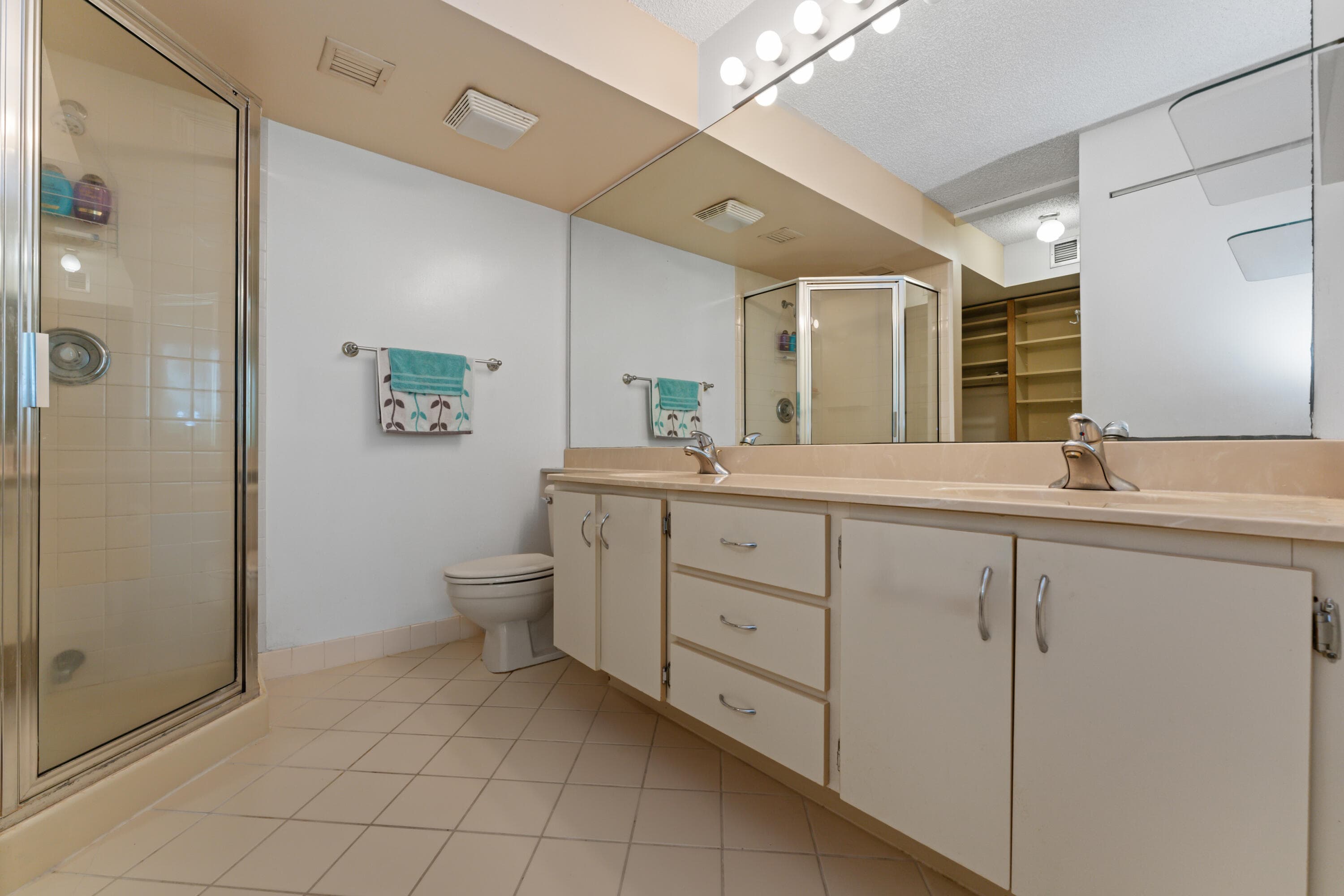 2621 Village Boulevard 203, West Palm Beach, FL 33409 — photo 11 of 28