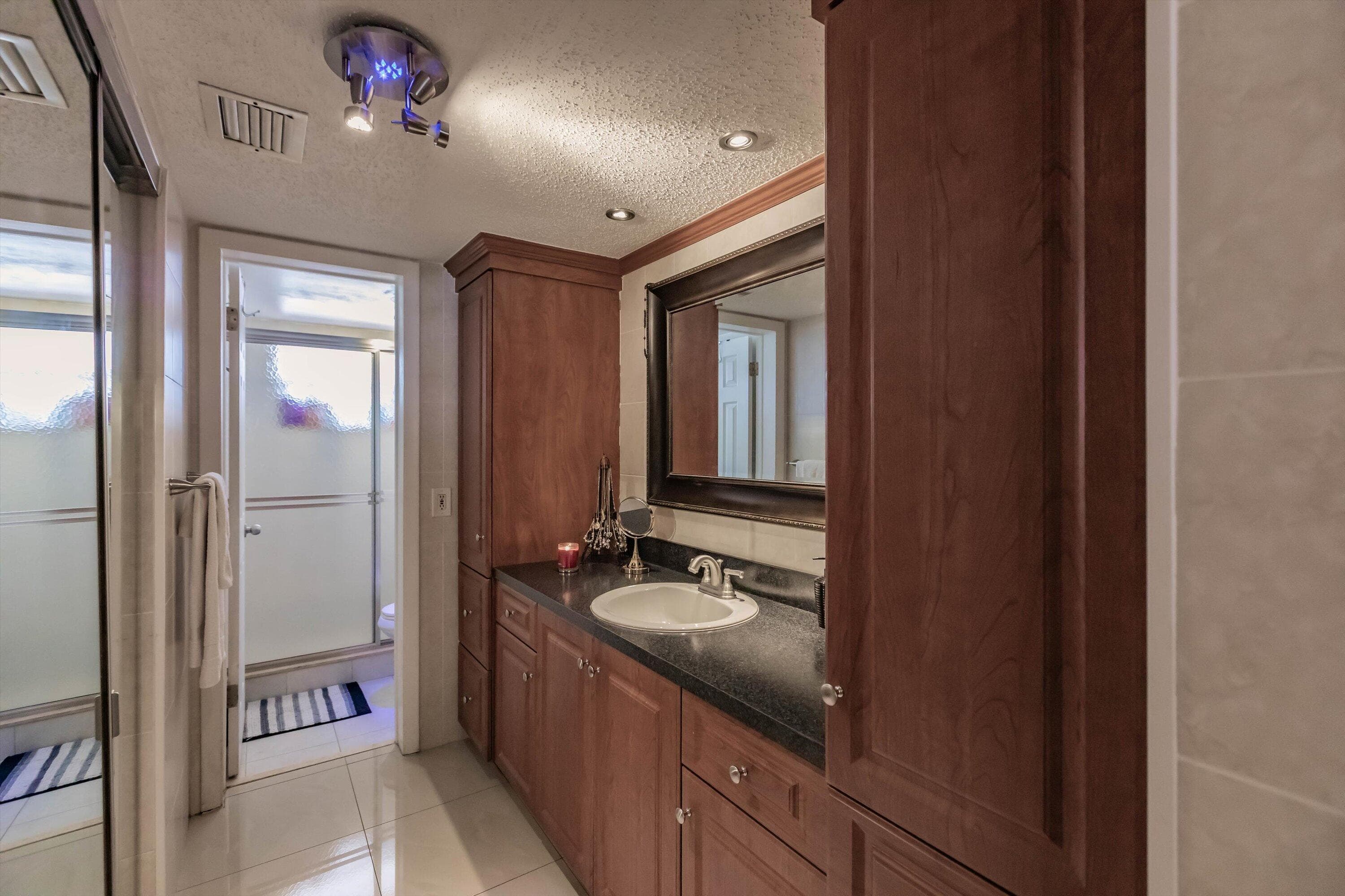 4270 NW 40th Street 105, Lauderdale Lakes, FL 33319 — photo 10 of 23