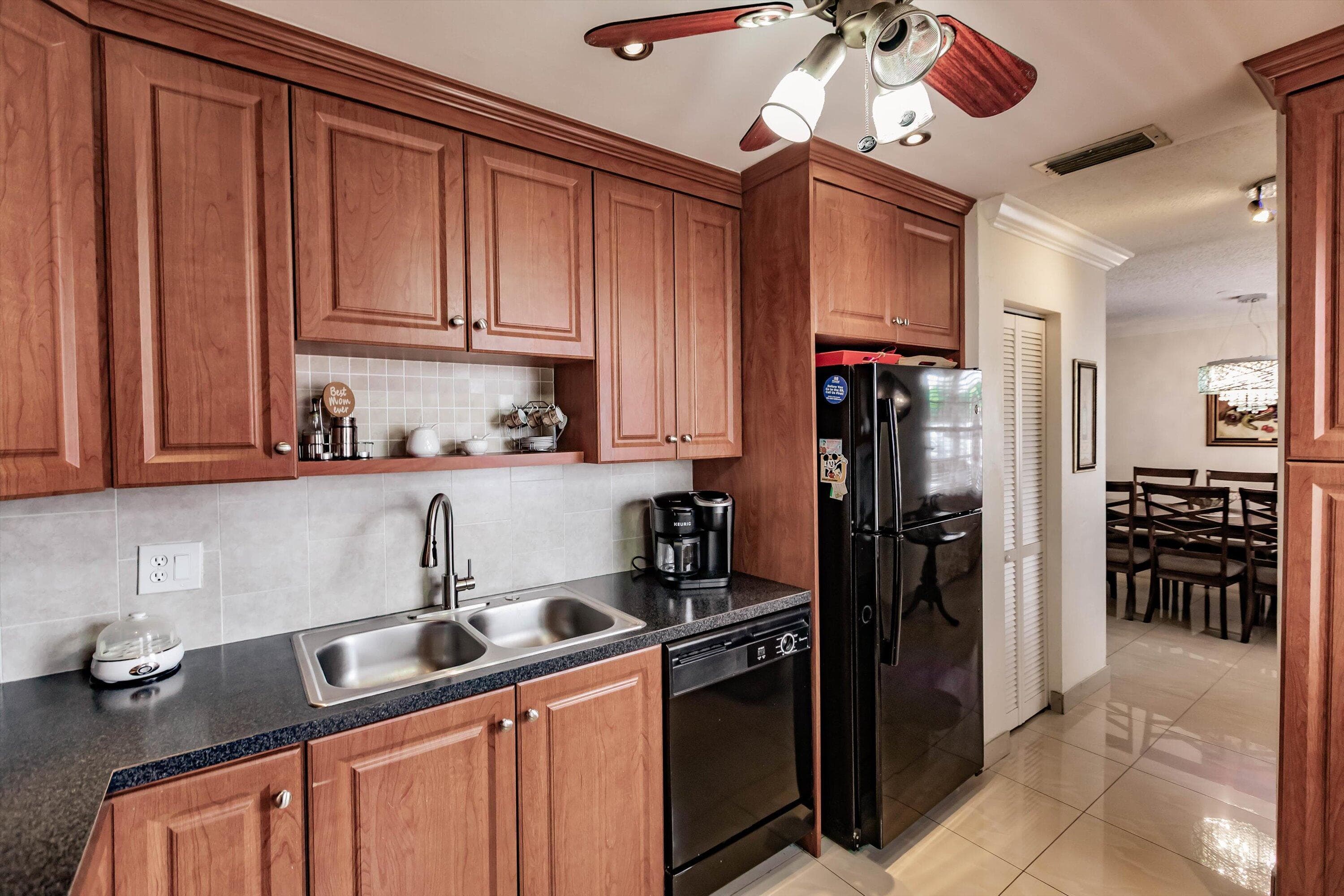 4270 NW 40th Street 105, Lauderdale Lakes, FL 33319 — photo 3 of 23
