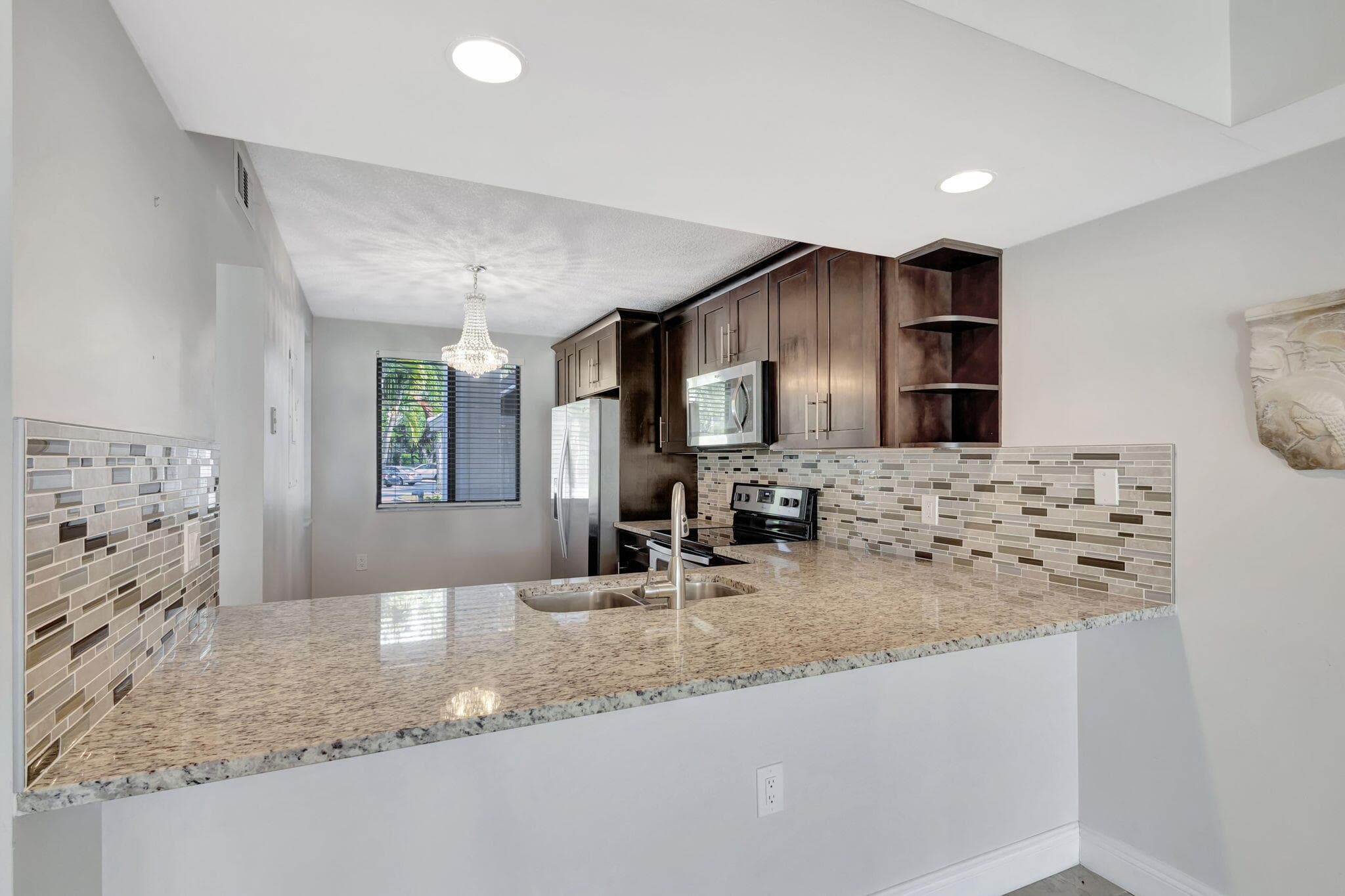 2741 Village Boulevard 104, West Palm Beach, FL 33409 — photo 5 of 37